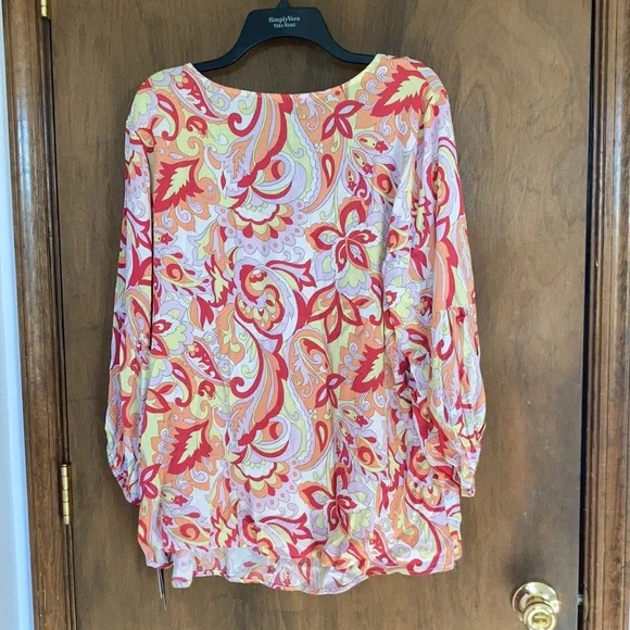 RelistAGB colorful abstract floral blouse lace up w tassel detail at neckline 1X - Picture 16 of 16